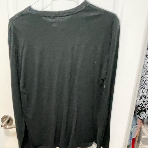 Old navy t-shirt black longsleeve - Picture 5 of 6